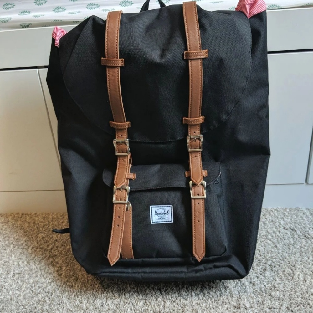 💜Herschel little America backpack💜